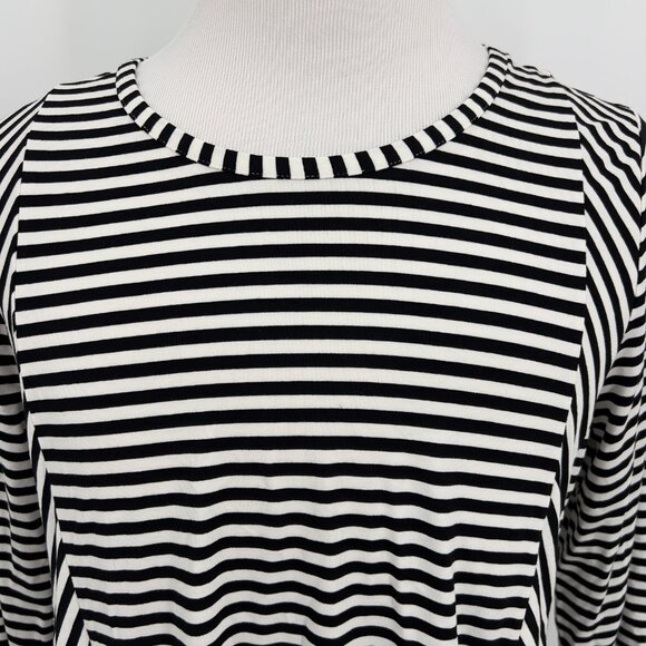 Chico’s Size 2 Black White Striped Tunic Top Women’s 3/4 Sleeve Stretch Knit Top - Picture 1 of 5